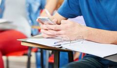 Цифровой детокс: в лондонской школе введут 12-часовой день, чтобы отвлечь детей от смартфонов