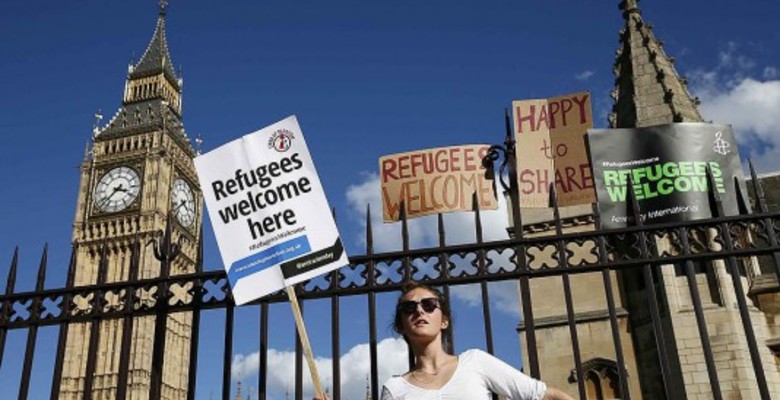 В европейских городах прошли митинги в поддержку беженцев и против них