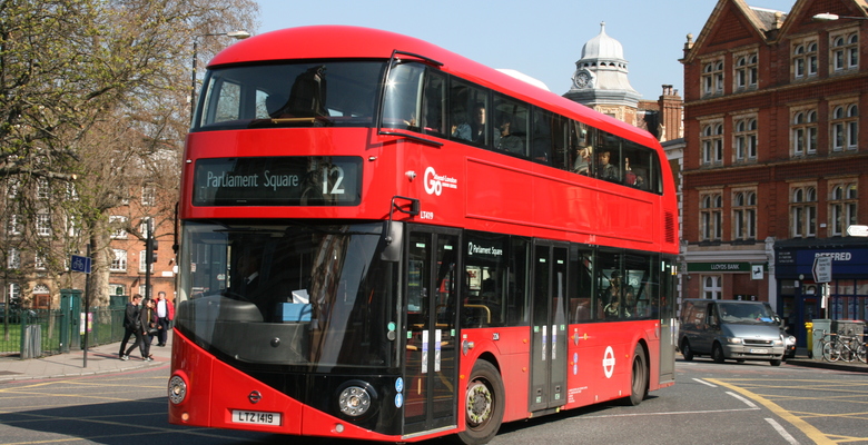Лондон разрешил не платить за проезд в автобусах ради безопасности водителей