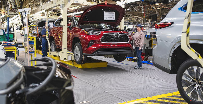 Toyota возобновит работу завода в Великобритании