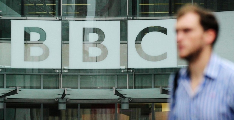 Би-би-си сократит 450 журналистов, освещающих события в Англии