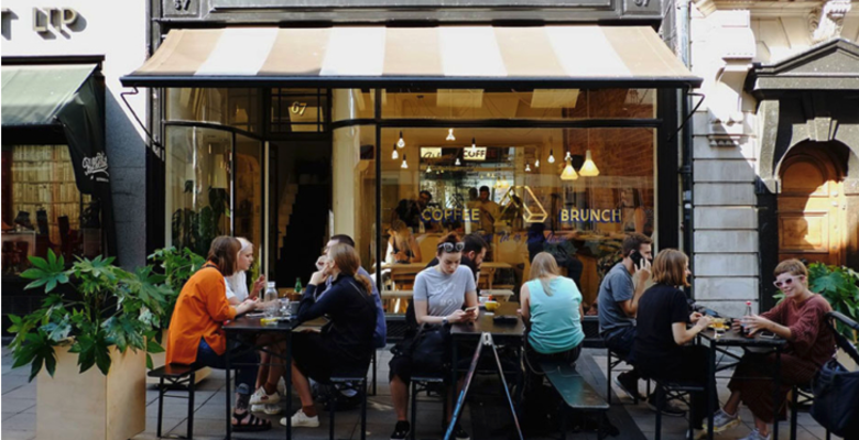 Британские рестораны и кафе начали снижать цены после сокращения VAT