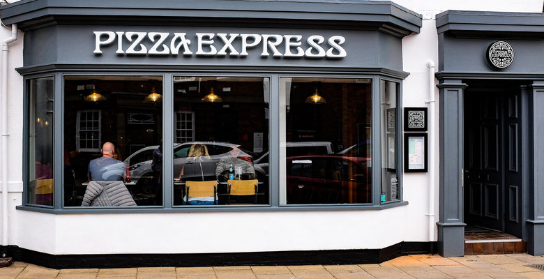 Pizza Express закрывает 15% ресторанов в Великобритании. Под угрозой увольнения — 1100 человек