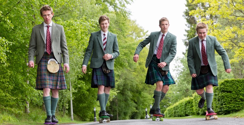 Шотландским студентам запретили вечеринки и походы по пабам под угрозой отчисления