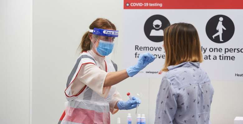 В Хитроу наконец появилось тестирование на коронавирус. Пока только для улетающих пассажиров