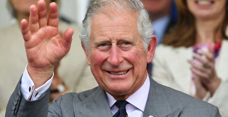Принц Чарльз выступил против индустрии быстрой моды и призвал отдавать одежду в починку