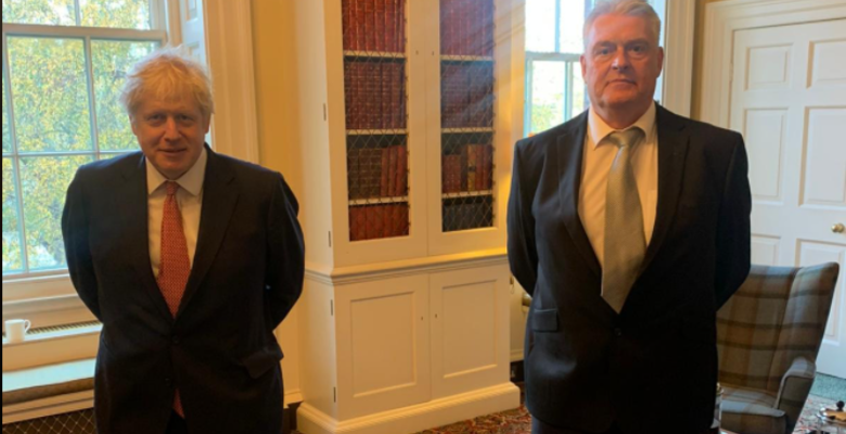 Борис Джонсон и депутат Ли Андерсон после рабочего завтрака, 12 ноября