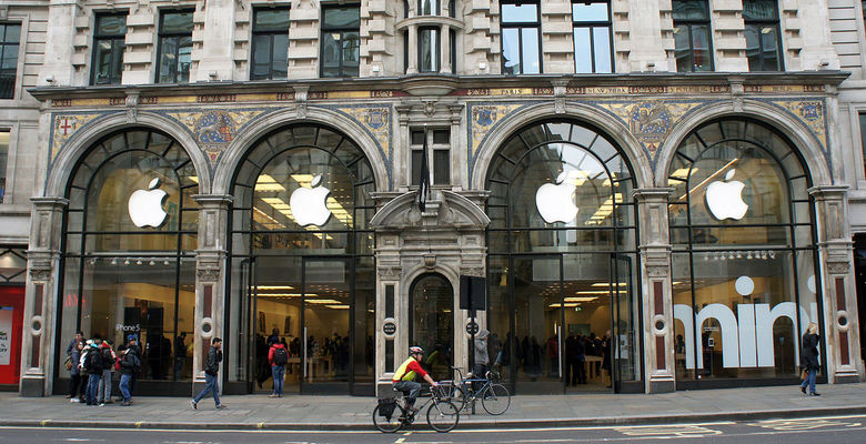 Apple закроет часть магазинов в США и Британии из-за COVID-19