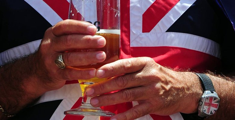 Британцы больше пили и меньше занимались спортом во время первого локдауна