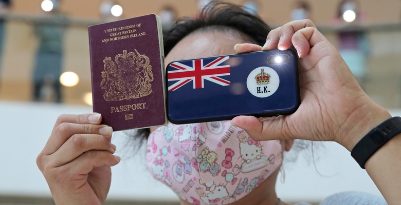 Британия запускает программу массовой выдачи гражданства жителям Гонконга