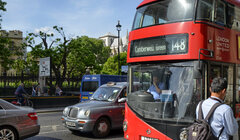 Новые сборы за бензиновые автомобили и отказ от двухэтажных автобусов: что ждет транспортную систему Лондона?