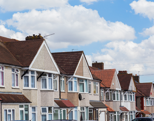 Растущая инфляция заставила миллионы британцев задуматься о покупке жилья