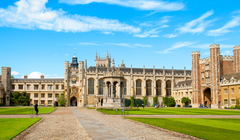 Кембриджский университет запустил бесплатный курс для учеников из бедных районов и плохих школ