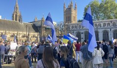 Протестная акция движения Russians Against the War переместилась к зданию парламента