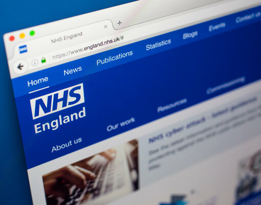 Бюрократия в NHS: число чиновников в сфере здравоохранения удвоилось за два года