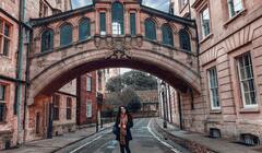 Оксфорд vs Кембридж: выпускники двух главных университетов Британии рассказывают об их традициях и студенческой жизни 
