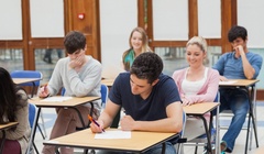 Результаты экзамена A-level могут оказаться ниже, чем ожидали британские старшеклассники