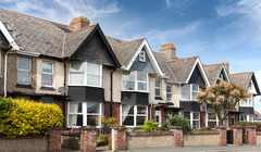 Стоимость недвижимости в Великобритании в семь раз превышает среднюю годовую зарплату