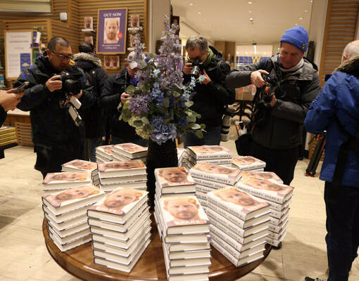 Мемуары принца Гарри стали самой быстропродаваемой в Британии книгой в жанре нон-фикшен