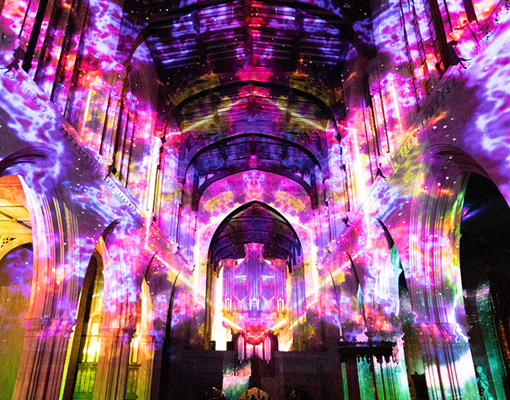 Космос, Вселенная и все остальное: световое шоу в церкви Святого Мартина