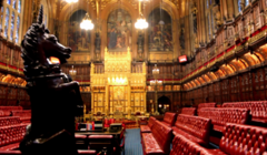 Активисты Extinction Rebellion прервали заседание палаты лордов