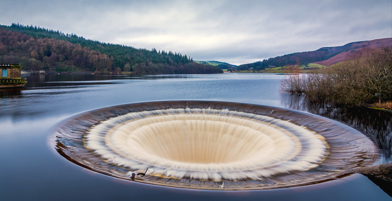 Ladybower reservoir plug hole, UK. Фото: flickr.com/water_alternatives