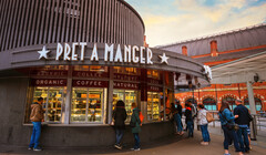Сотрудникам Pret A Manger третий раз за год повысят зарплату 