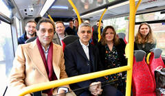Садик Хан представил маршрут новой автобусной схемы в Лондоне