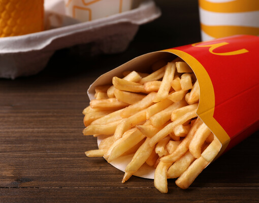 Картошки и зрелищ: McDonald's будет раздавать посетителям фестивалей бесплатный картофель фри