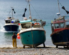 Великобритания смягчит визовые правила для работников рыболовной промышленности