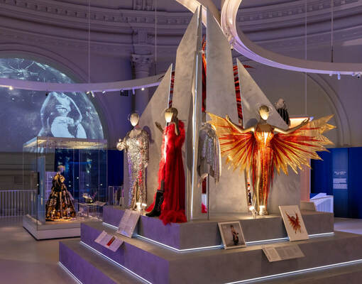 Viva la Diva: выставка культовых нарядов знаменитостей в Музее Виктории и Альберта