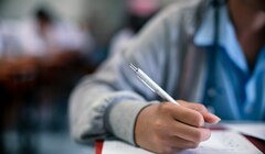 Британские школьники получили результаты экзамена GCSE. Они оказались хуже, чем у выпускников прошлого года