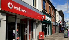 Клиенты мобильных операторов EE и Vodafone столкнулись с техническими сбоями