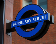 В лондонском метро появилась станция Burberry Street