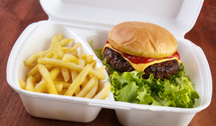 Пластиковые контейнеры и столовые приборы не будут выдавать с едой навынос