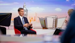 Минимальную заработную плату повысят до 11 фунтов в час