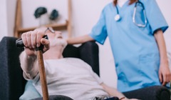 Ужесточение миграционной политики усилит нехватку медицинских и социальных работников