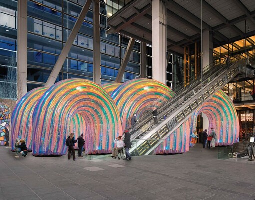 На седьмом небе: в Сити появятся надувные арки-радуги
