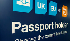 Более 150 тысяч британцев подписали петиции против визовых реформ для иностранцев