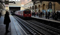 Работники лондонского метро объявили забастовку