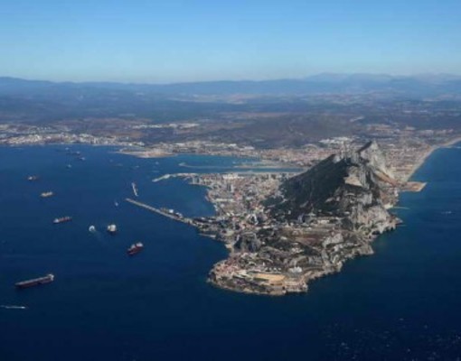 МИД Великобритании обвинил Испанию во вторжении в территориальные воды Гибралтара