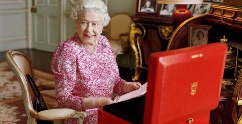 Елизавета II стала самым долго правящим монархом Великобритании