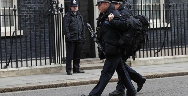 Великобритания усилила меры безопасности после терактов в Бельгии