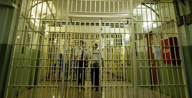 В Великобритании заключенные устроили бунт в тюрьме