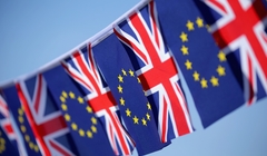 Британские политики призвали к остановке «Брексита»