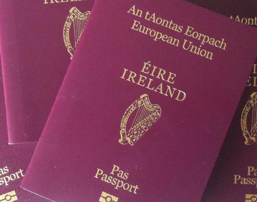 Спрос на ирландские паспорта среди британцев вырос почти на 50%