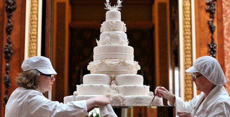 5 лучших свадебных тортов британской королевской семьи