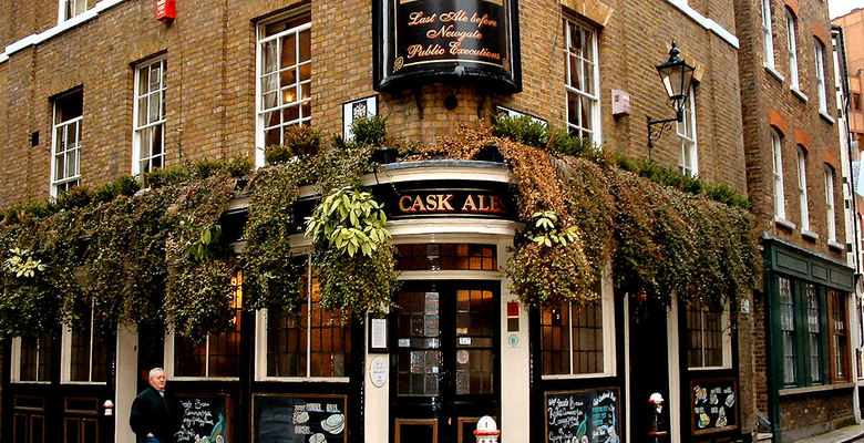 6 старинных лондонских пабов, где выпивали Диккенс и Марк Твен 