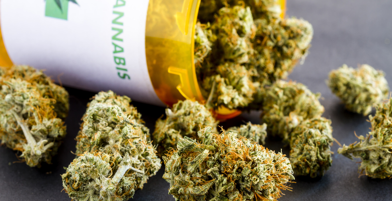 Британским врачам впервые разрешили прописывать больным марихуану