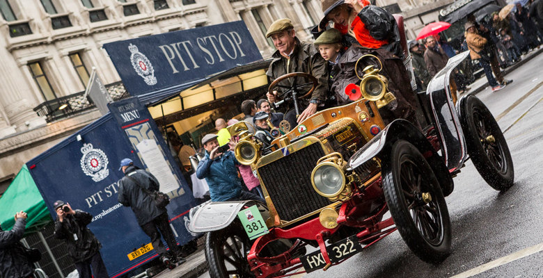 Бесплатное автомобильное шоу на Regent Street